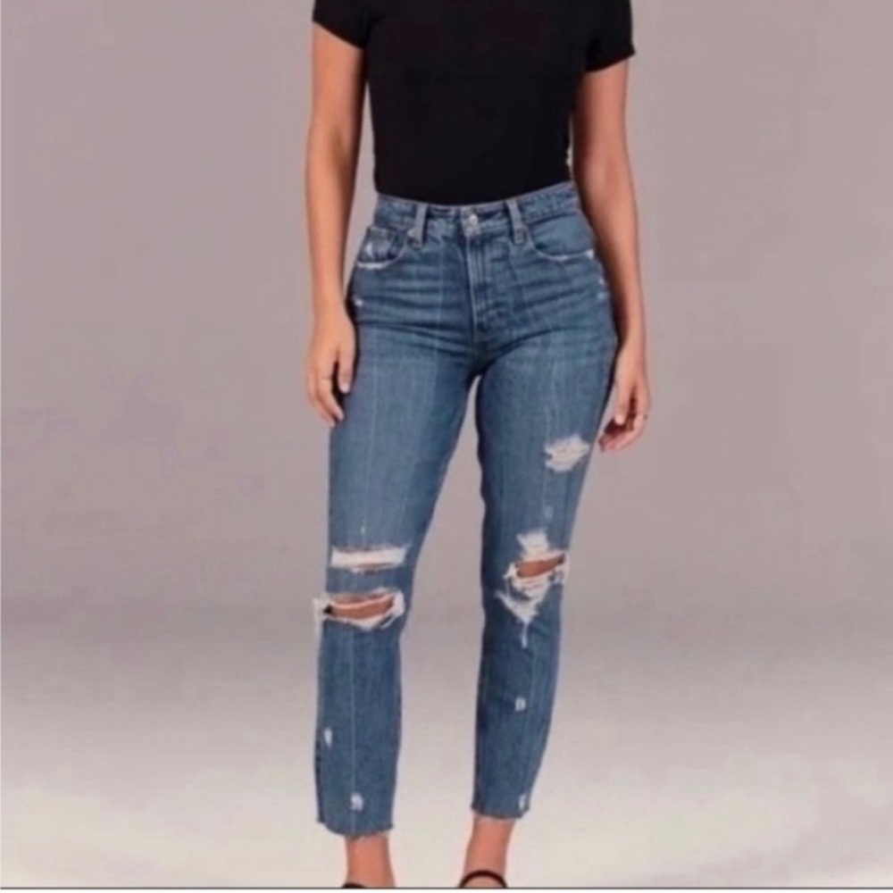 Abercrombie & Fitch High Rise Mom Jean 30/10 Short